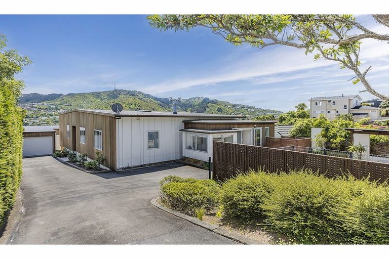 Photo of property in 26 Waru Street, Khandallah, Wellington, 6035