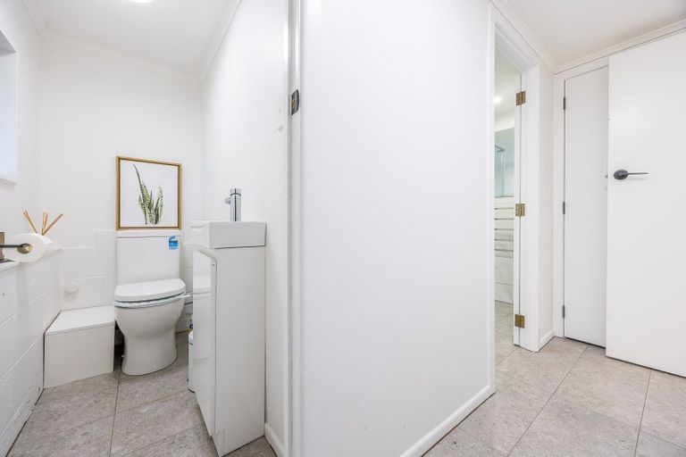 Photo of property in 7 Chamberlain Road, Massey, Auckland, 0614