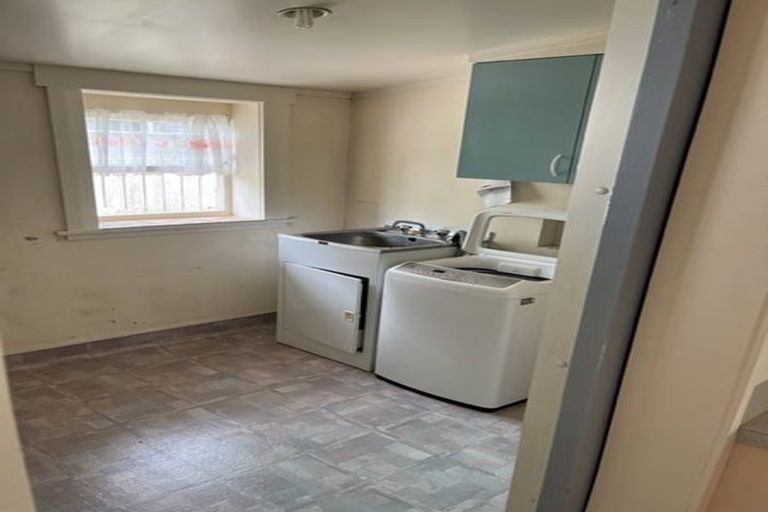 Photo of property in 297 The Parade, Island Bay, Wellington, 6023