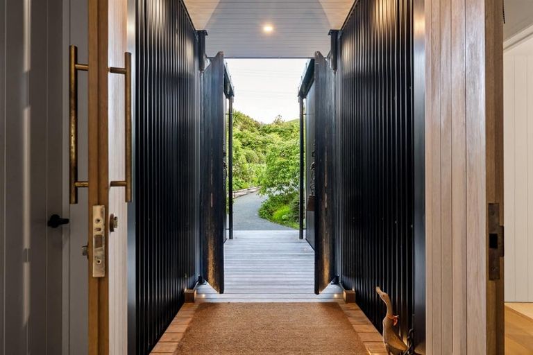 Photo of property in 19 Kanuka Road, Sandspit, Warkworth, 0982