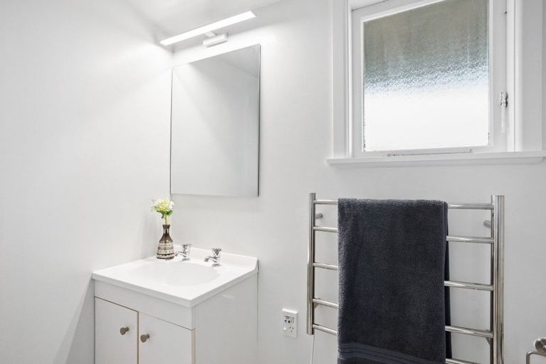 Photo of property in 48 Maida Vale Road, Roseneath, Wellington, 6011