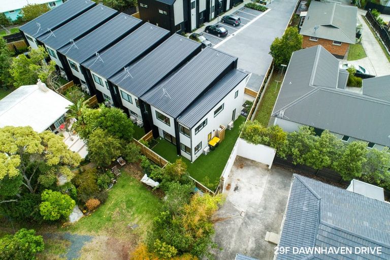 Photo of property in 27b Dawnhaven Drive, Te Atatu Peninsula, Auckland, 0610