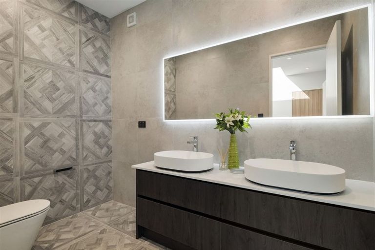 Photo of property in 1 Seawind Way, Hobsonville, Auckland, 0616