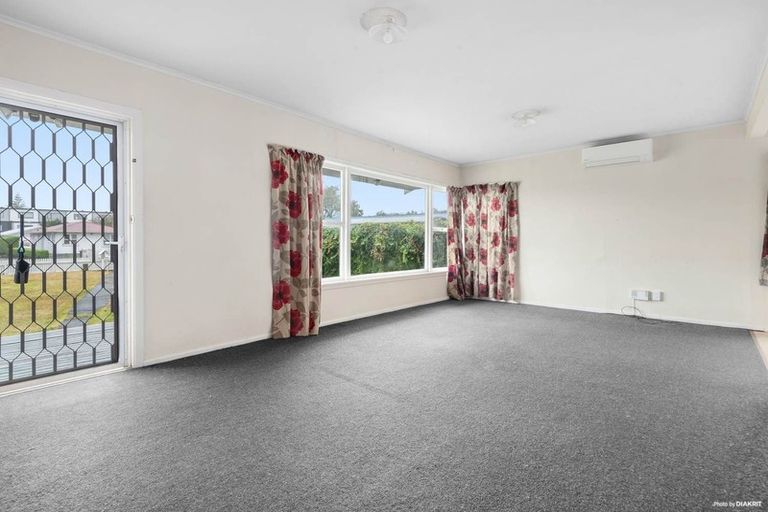 Photo of property in 15 Te Kanawa Crescent, Henderson, Auckland, 0610