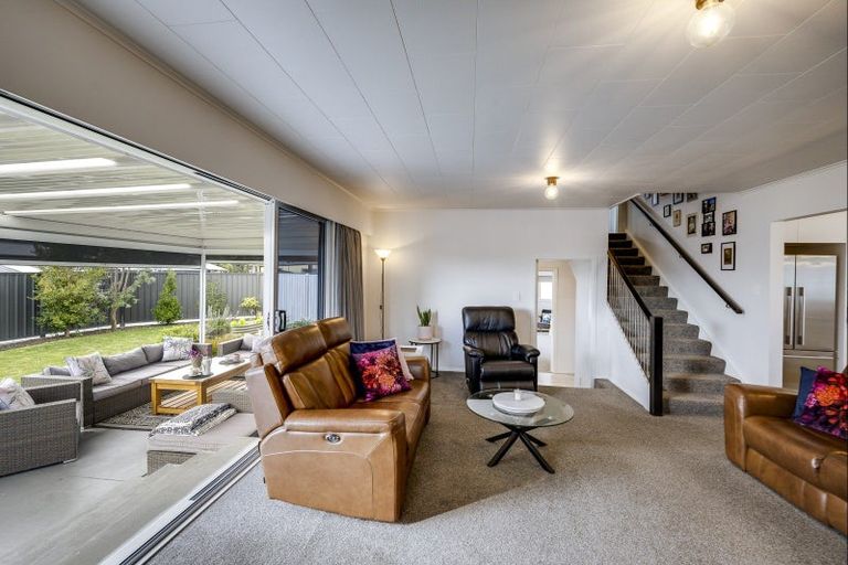 Photo of property in 9 Lowther Place, Taradale, Napier, 4112