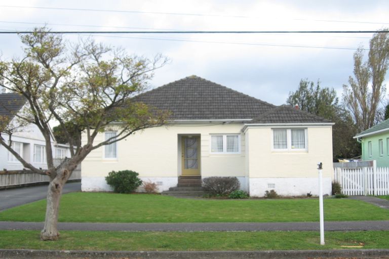 Photo of property in 13 Roberts Street, Epuni, Lower Hutt, 5011