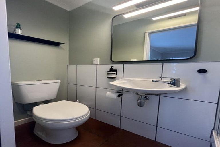 Photo of property in 29 Kiriwai Road, Paremata, Porirua, 5024