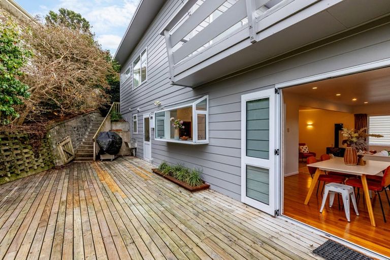 Photo of property in 7 Angell Street, Johnsonville, Wellington, 6037