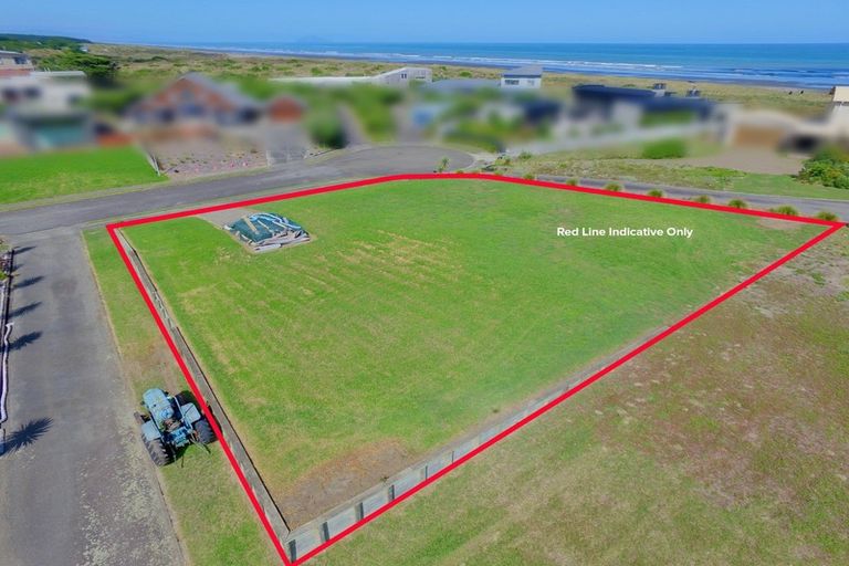 Photo of property in 8 Ngati Huia Place, Waitarere Beach, Levin, 5510