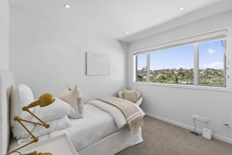 Photo of property in 7 Commodore Parry Road, Castor Bay, Auckland, 0620