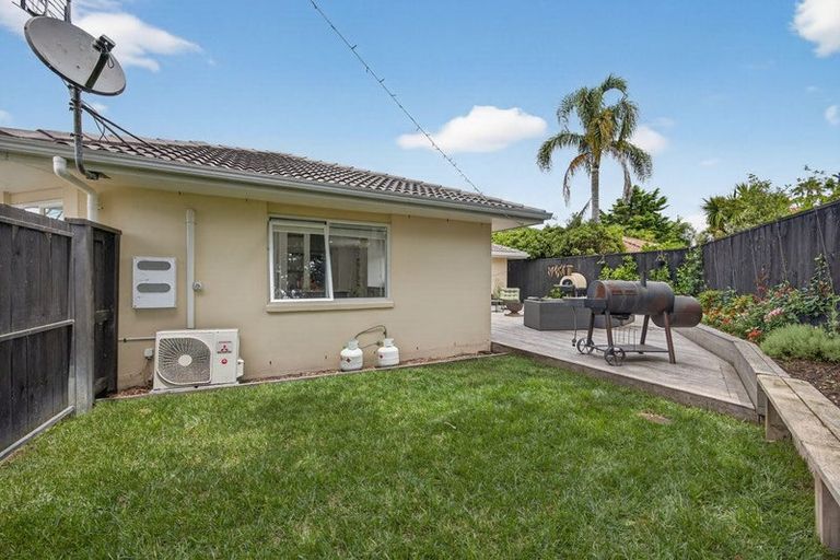 Photo of property in 6d Clearwater Cove, West Harbour, Auckland, 0618
