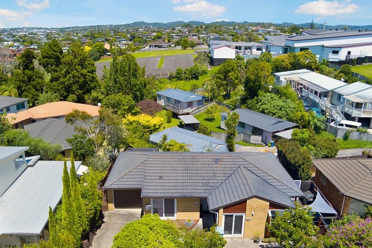 Photo of property in 1/13 Tirimoana Road, Te Atatu South, Auckland, 0602