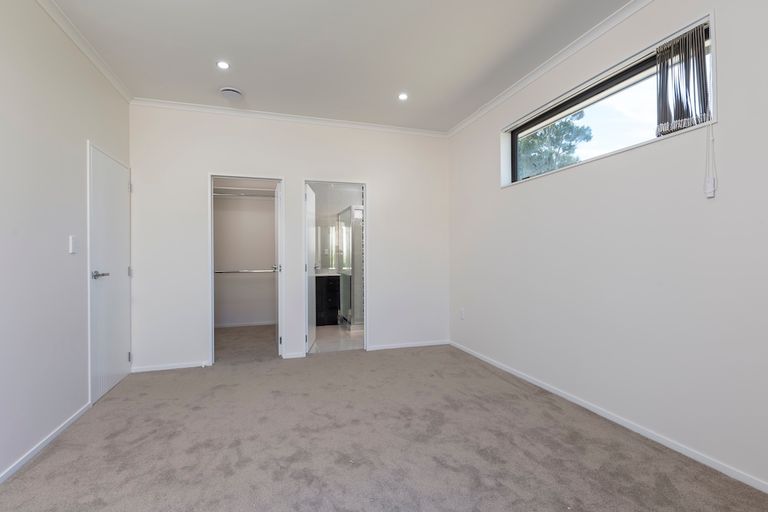 Photo of property in 19a Mackenzie Street, Te Atatu South, Auckland, 0610