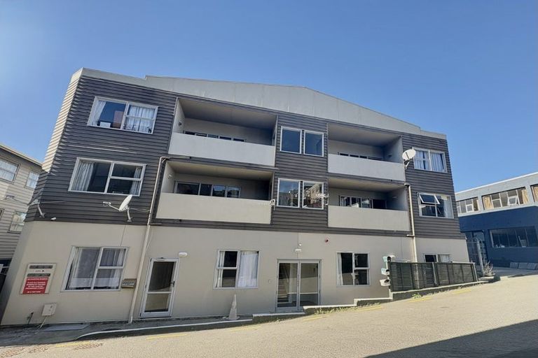 Photo of property in 4/27 Drummond Street, Mount Cook, Wellington, 6021