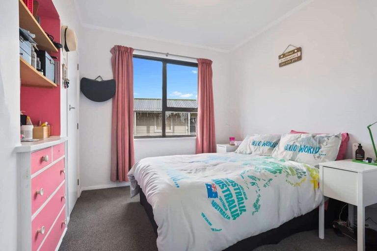 Photo of property in 39 Moire Road, Massey, Auckland, 0614