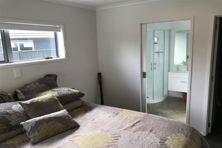 Photo of property in 14 Passchendaele Grove, Trentham, Upper Hutt, 5018