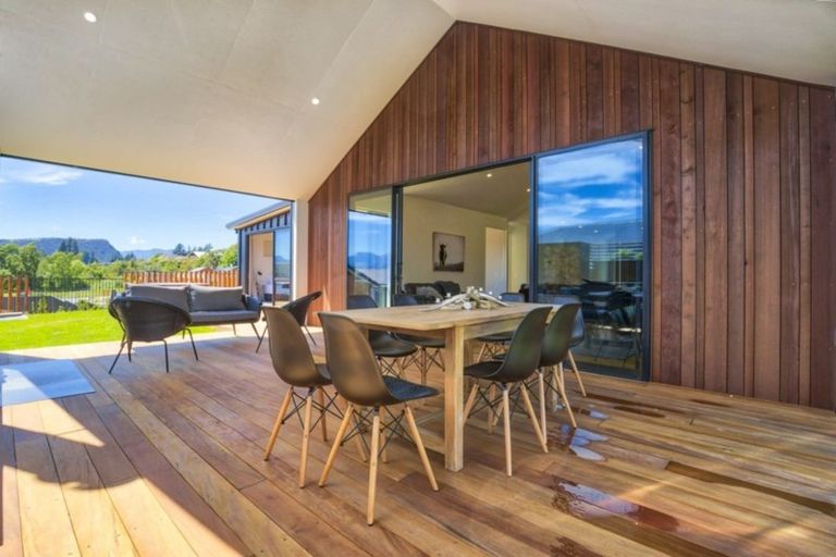 Photo of property in 3 Little Alpha Loop, Wanaka, 9305