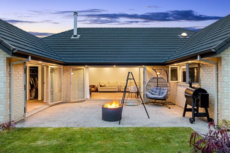 Photo of property in 6 Ambrose Place, Rangiora, 7400