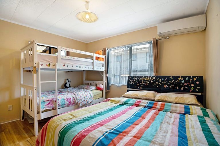 Photo of property in 4/28 Islington Avenue, New Lynn, Auckland, 0600