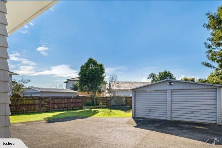 Photo of property in 24 Studfall Street, Pakuranga Heights, Auckland, 2010