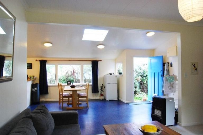 Photo of property in 8 Melbourne Road, Island Bay, Wellington, 6023