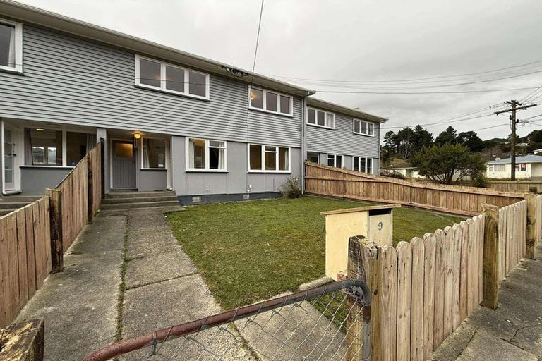 Photo of property in 9 Wainhouse Street, Stokes Valley, Lower Hutt, 5019