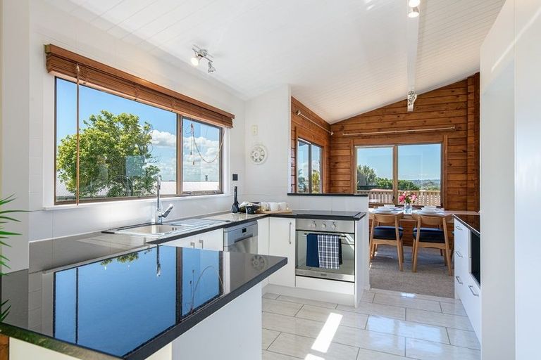 Photo of property in 22 Palomino Drive, Henderson, Auckland, 0612