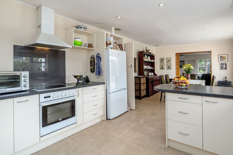 Photo of property in 62 Kuratawhiti Street, Greytown, 5712