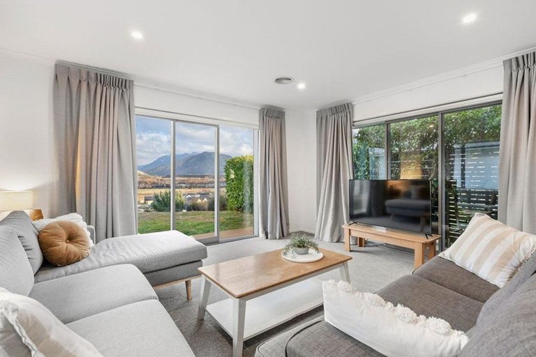 Photo of property in 3 Shipton Court, Lower Shotover, Queenstown, 9304