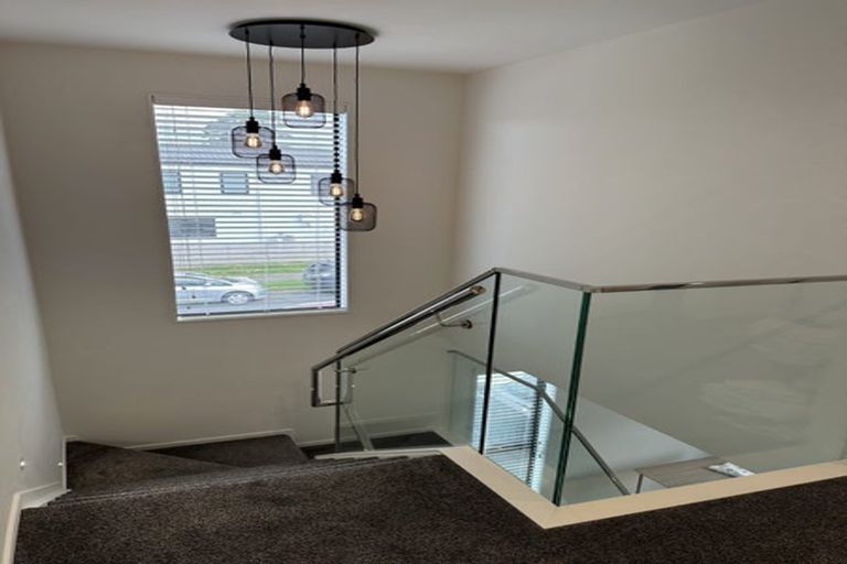 Photo of property in 48a Portadown Avenue, Pakuranga Heights, Auckland, 2010