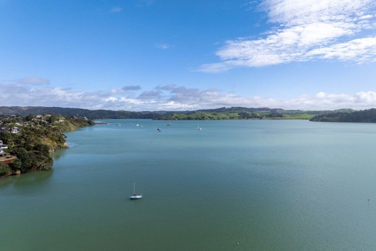 Photo of property in 22 Cambrae Road, Raglan, 3225