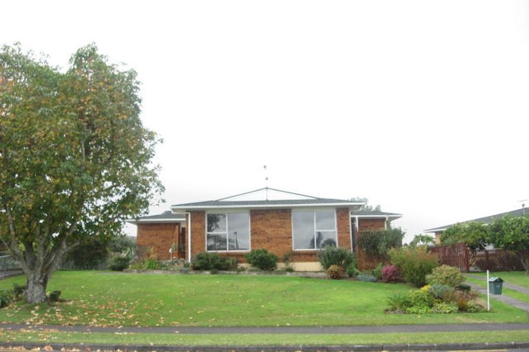 Photo of property in 30 Walworth Avenue, Pakuranga Heights, Auckland, 2010