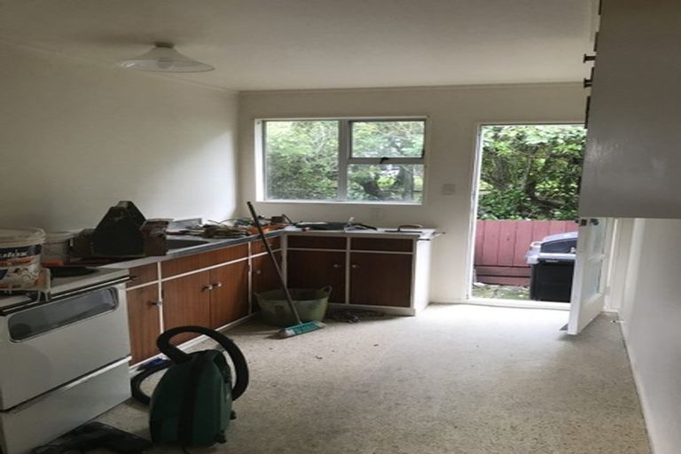 Photo of property in 210f4 Newlands Road, Newlands, Wellington, 6037