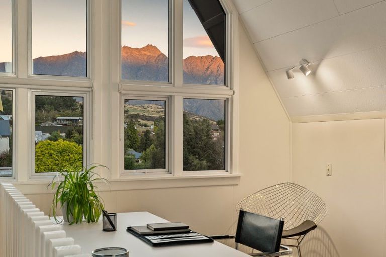 Photo of property in 696 Peninsula Road, Kelvin Heights, Queenstown, 9300