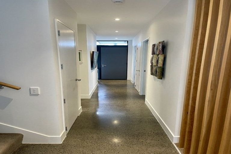 Photo of property in 14 Isitt Road, Hobsonville, Auckland, 0616