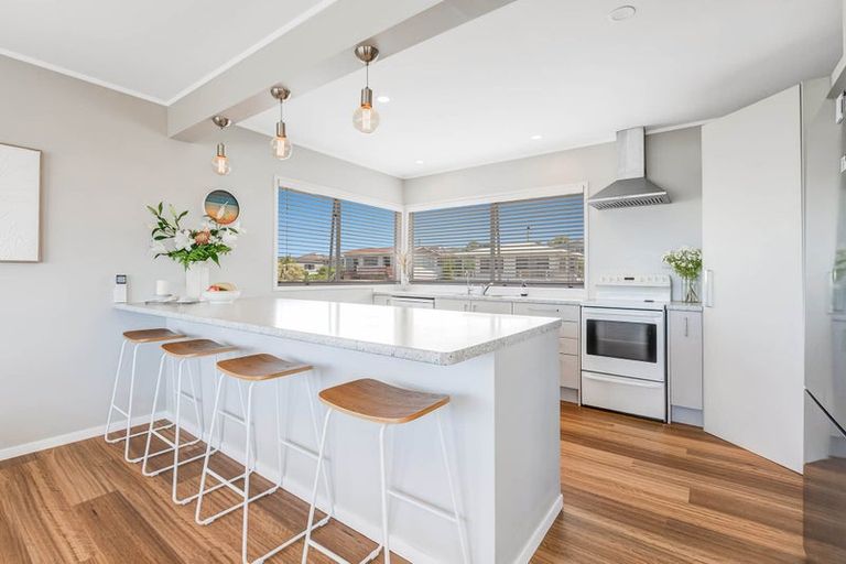 Photo of property in 8 Kotuku Place, Snells Beach, 0920