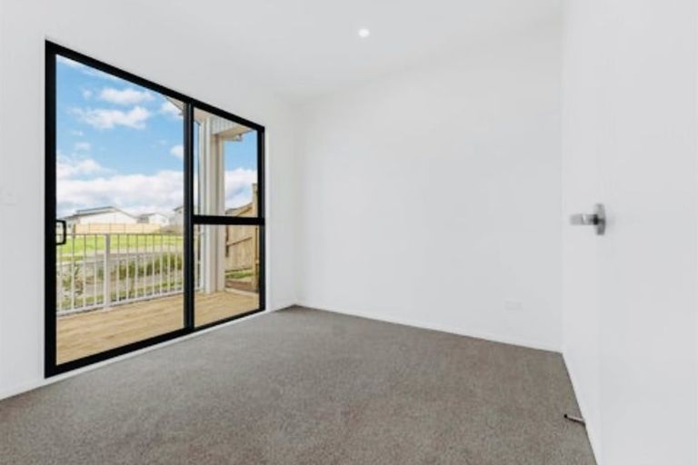 Photo of property in 11 Cronshaw Road, Karaka, Papakura, 2113