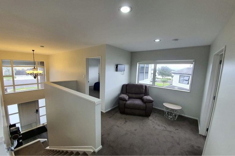 Photo of property in 87 Keri Vista Rise, Papakura, 2110
