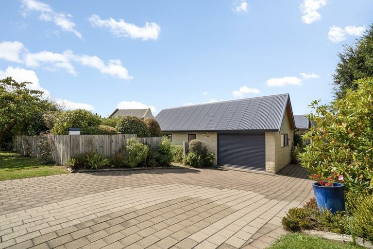 Photo of property in 86 Meadowstone Drive, Wanaka, 9305