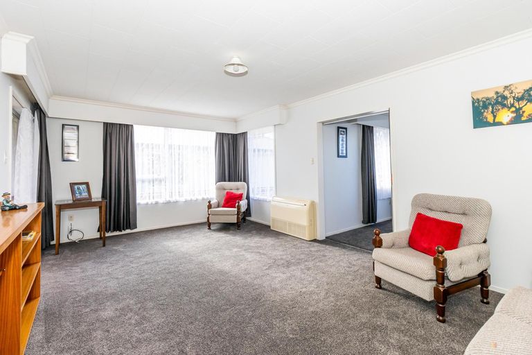Photo of property in 10a-b Churchill Place, Waimate, 7924
