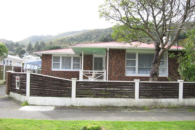 Photo of property in 20 Parenga Street, Wainuiomata, Lower Hutt, 5014