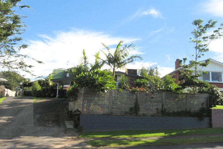 Photo of property in 1/28 Megan Avenue, Pakuranga Heights, Auckland, 2010