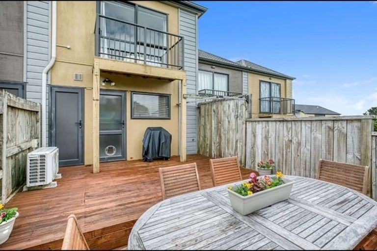 Photo of property in 24/94 Glengarry Road, Glen Eden, Auckland, 0602