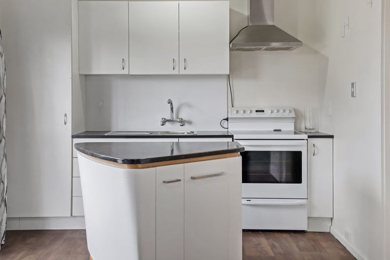 Photo of property in 2/15 Sullivan Avenue, Woolston, Christchurch, 8023