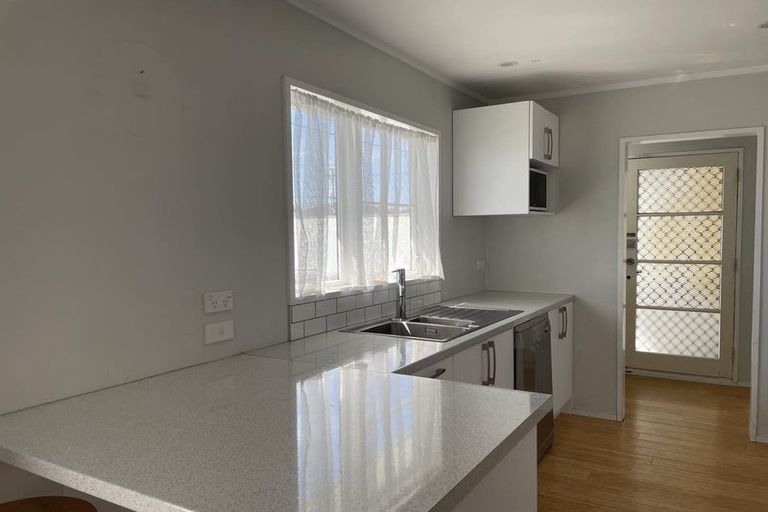 Photo of property in 200f1 Onepu Road, Lyall Bay, Wellington, 6022