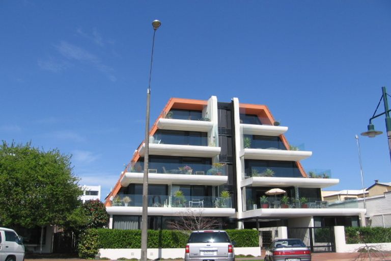Photo of property in 1152unit Whakaue Street, Rotorua, 3010