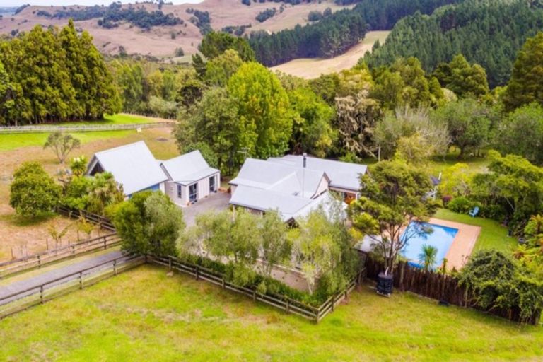 Photo of property in 347 Taylor Road, Helensville, Waimauku, 0882