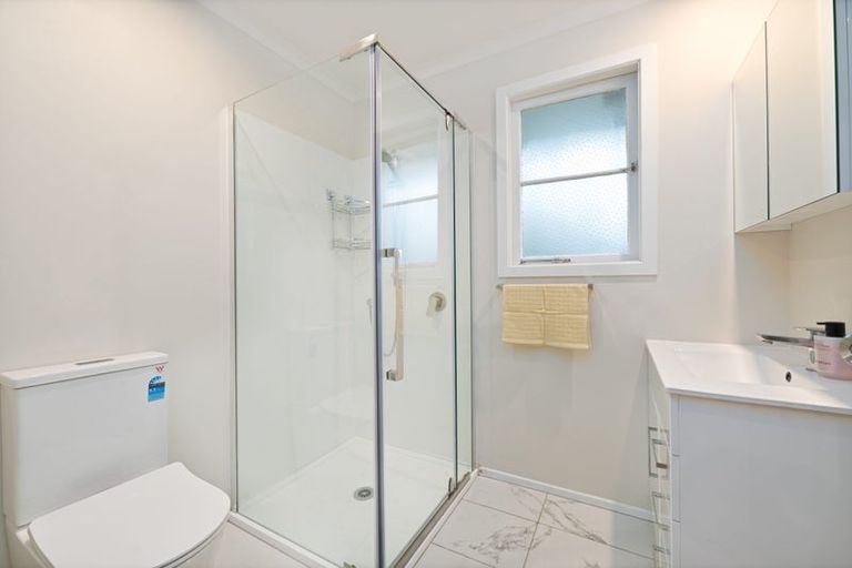 Photo of property in 99a/3 View Road, Sunnyvale, Auckland, 0612