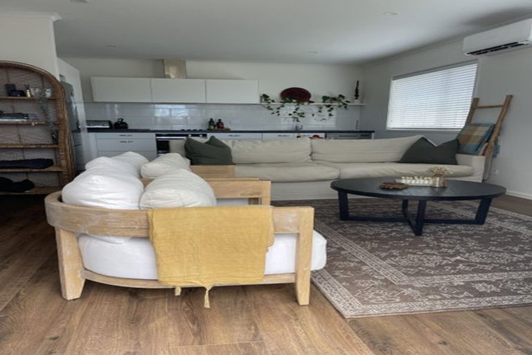 Photo of property in 16 Leebank Crescent, Riverhead, 0820