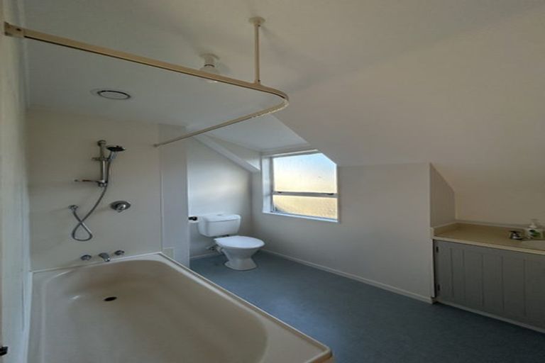 Photo of property in 3/15 Apu Crescent, Lyall Bay, Wellington, 6022